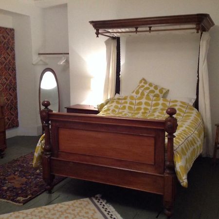 8A Spring Gardens Hotel Хавърфордуест Екстериор снимка