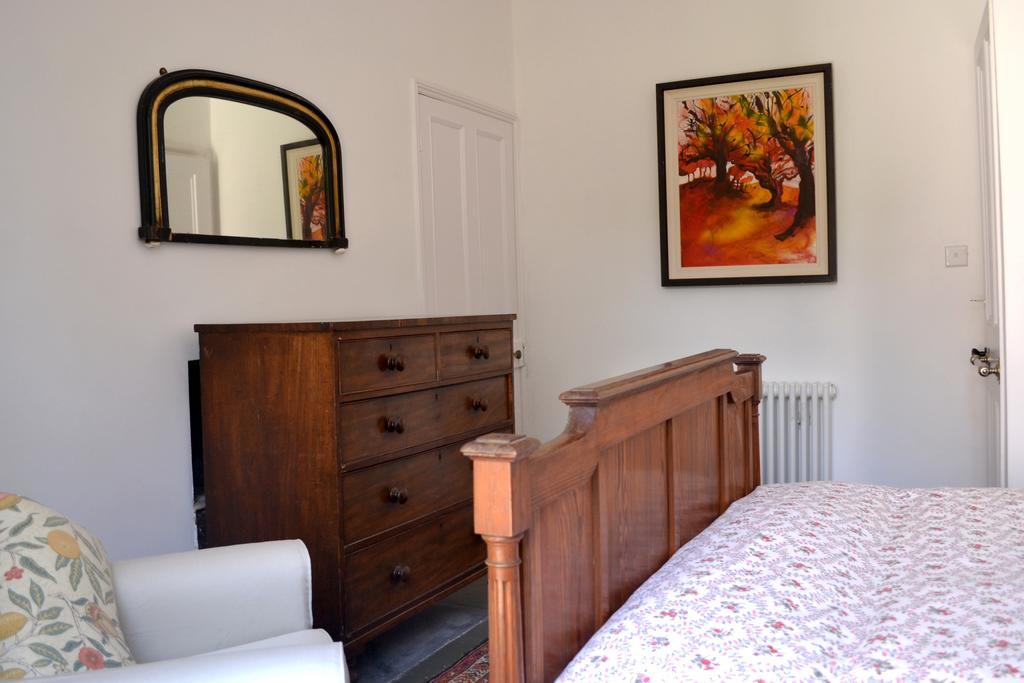 8A Spring Gardens Hotel Хавърфордуест Екстериор снимка