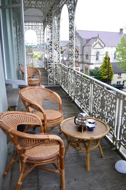 8A Spring Gardens Hotel Хавърфордуест Екстериор снимка