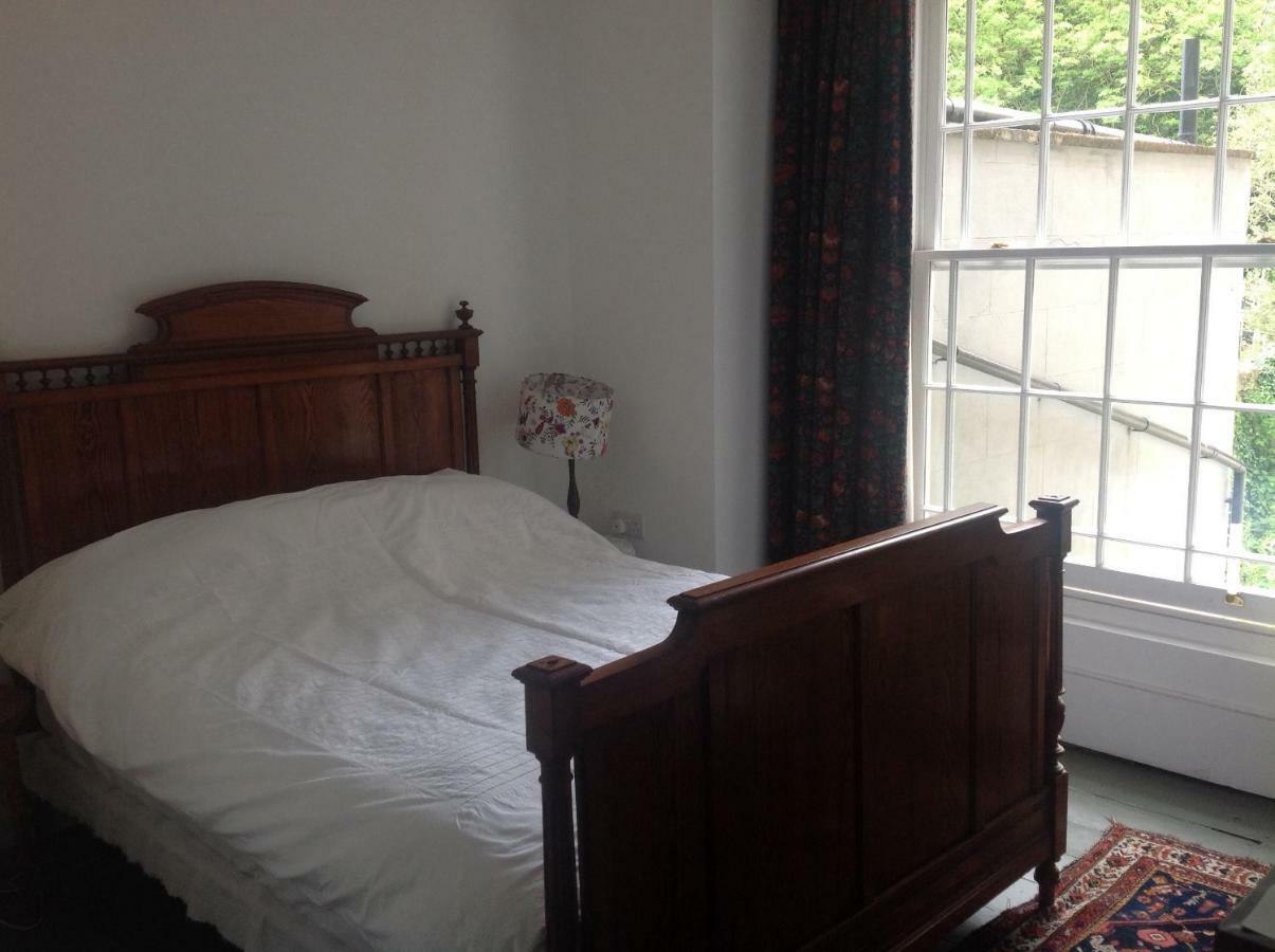 8A Spring Gardens Hotel Хавърфордуест Екстериор снимка