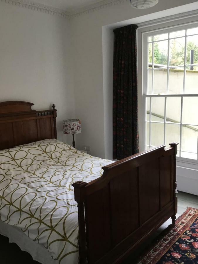 8A Spring Gardens Hotel Хавърфордуест Екстериор снимка